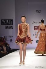 Model walk the ramp for Bhanuni by Jyoti Sharma Show at Wills Lifestyle India Fashion Week 2012 day 3 on 8th Oct 2012 (49).JPG